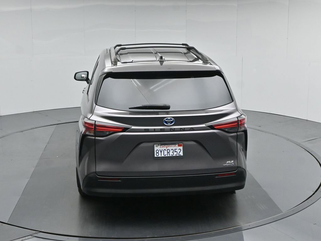 Used 2021 Toyota Sienna XLE FWD image 46