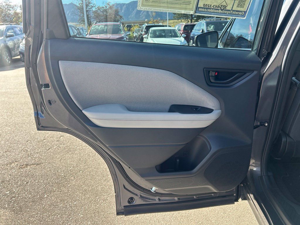 Used 2025 Subaru Forester AWD/4WD image 18