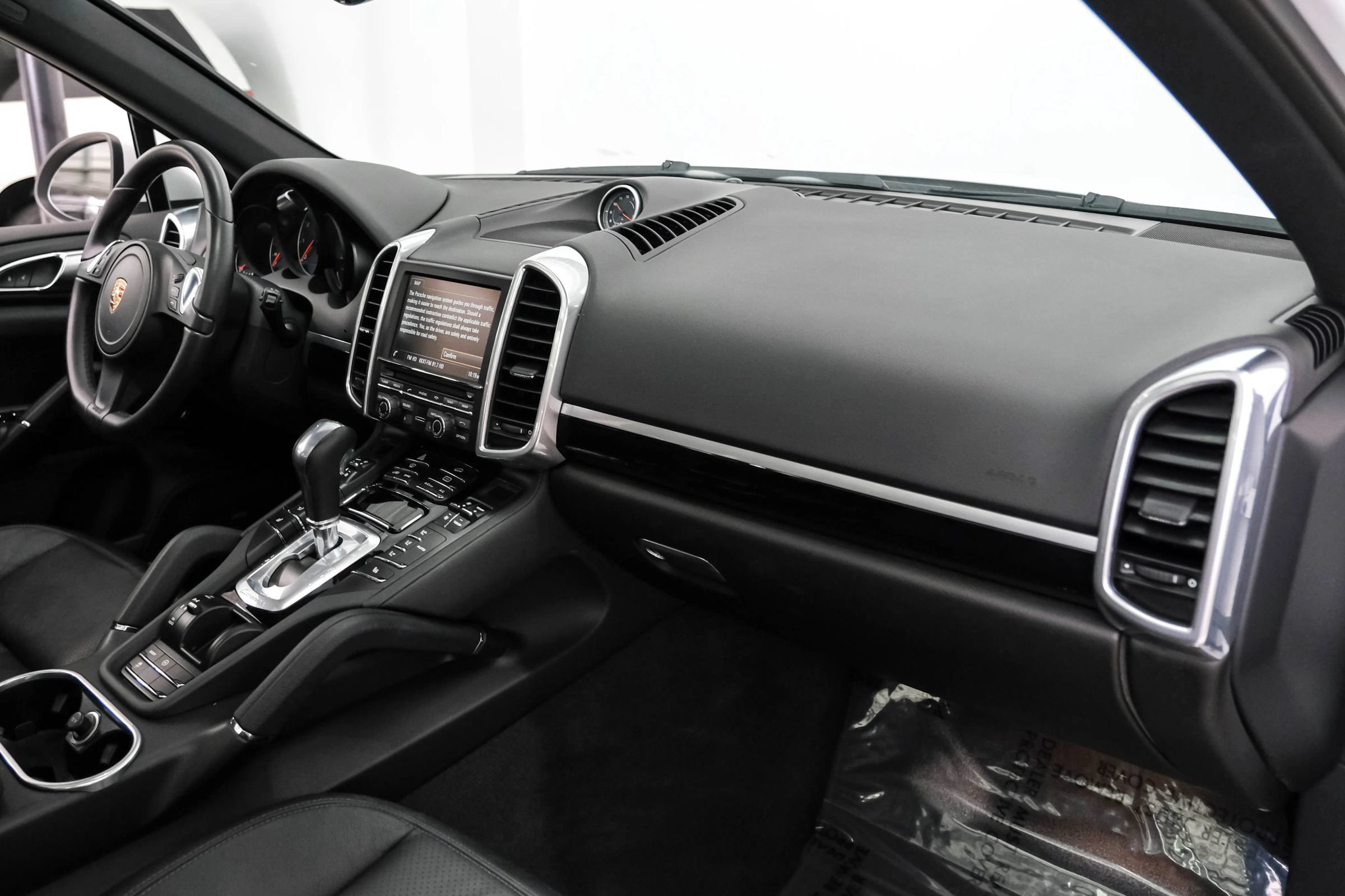 Used 2014 Porsche Cayenne Platinum Edition AWD/4WD image 13