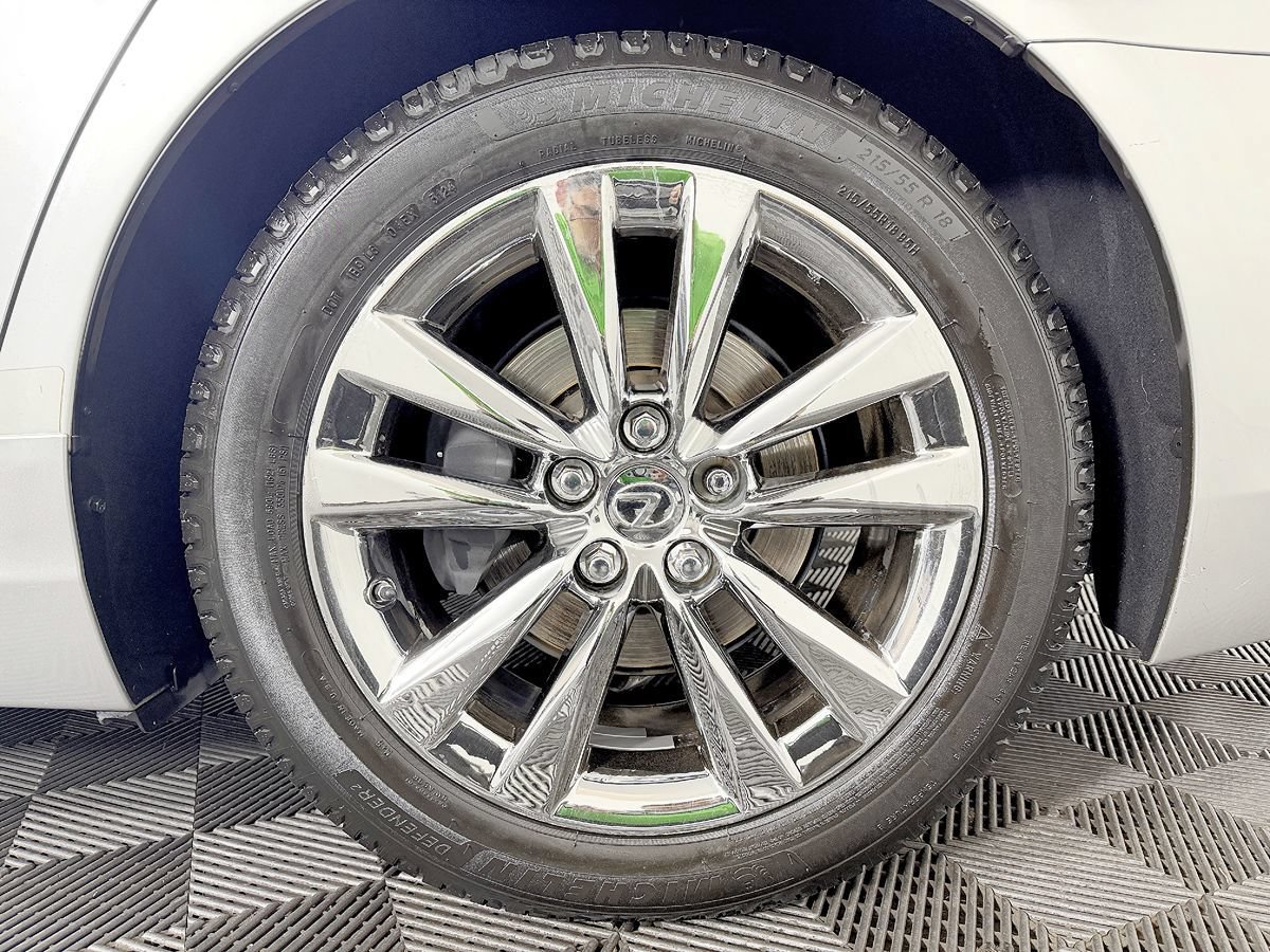 Used 2014 Lexus LS 460 w/ Comfort Package RWD image 25
