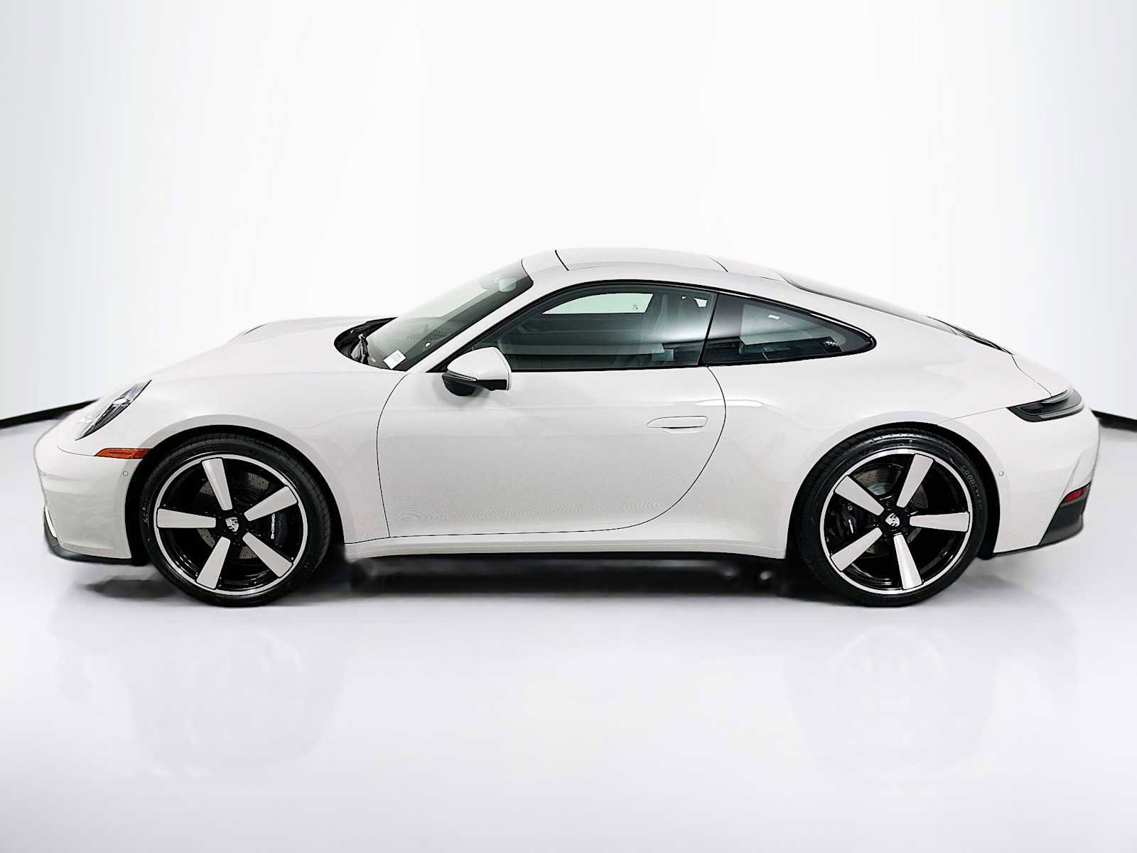 New 2026 Porsche 911 Carrera image 2