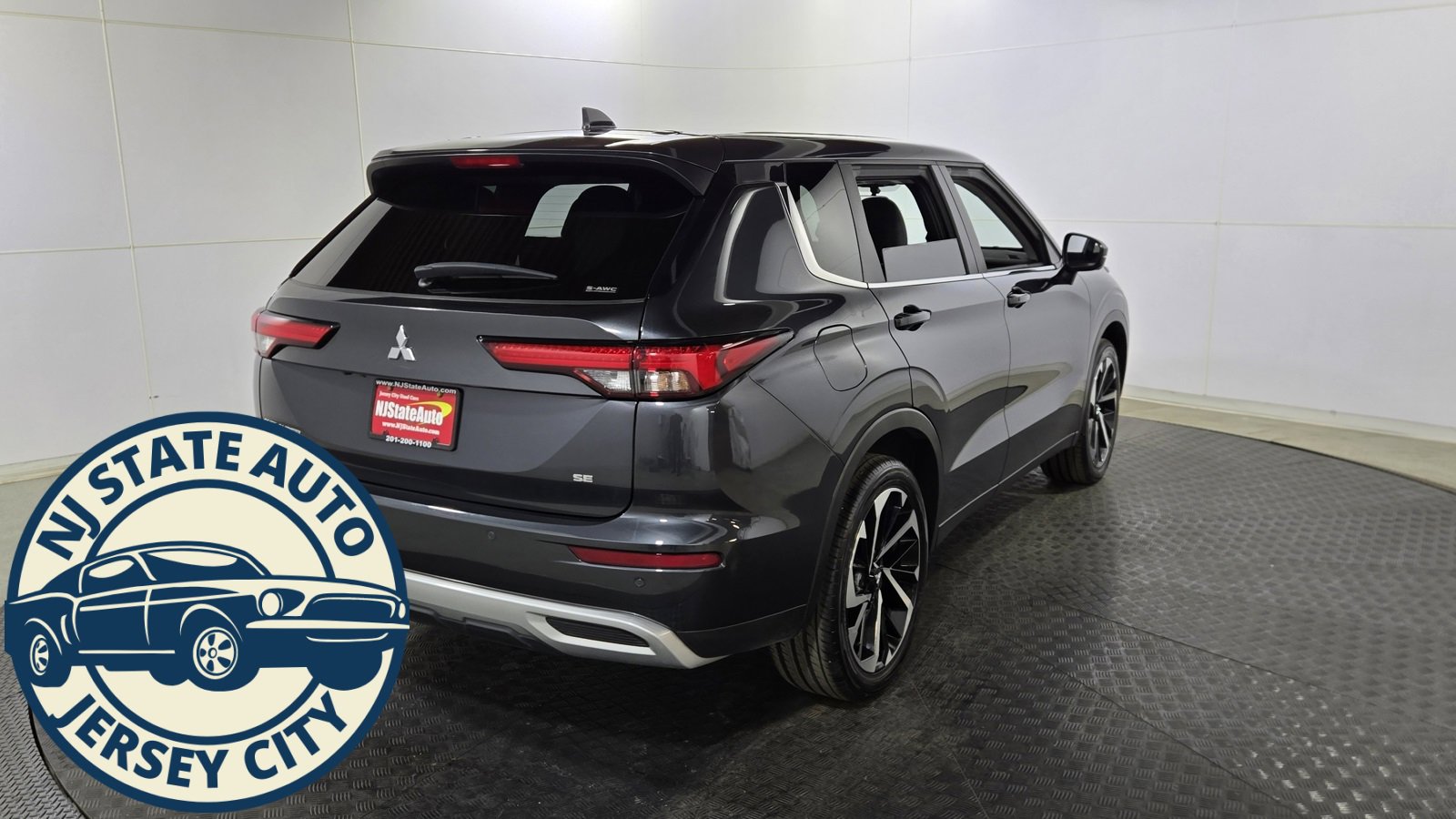 Used 2024 Mitsubishi Outlander SE image 7