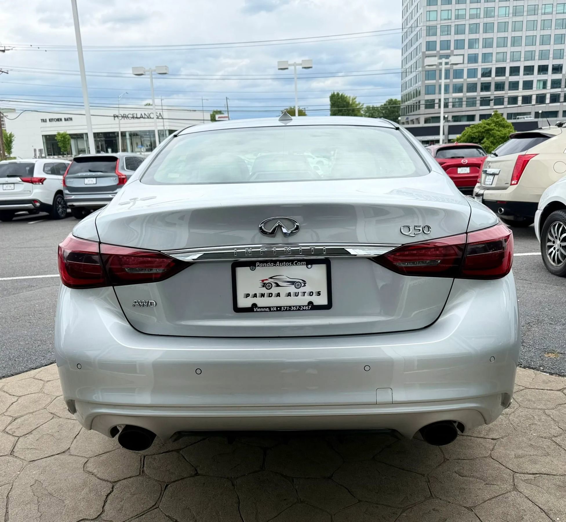 Used 2019 INFINITI Q50 Luxe w/ Essential Package (3.0T Luxe) AWD/4WD image 5
