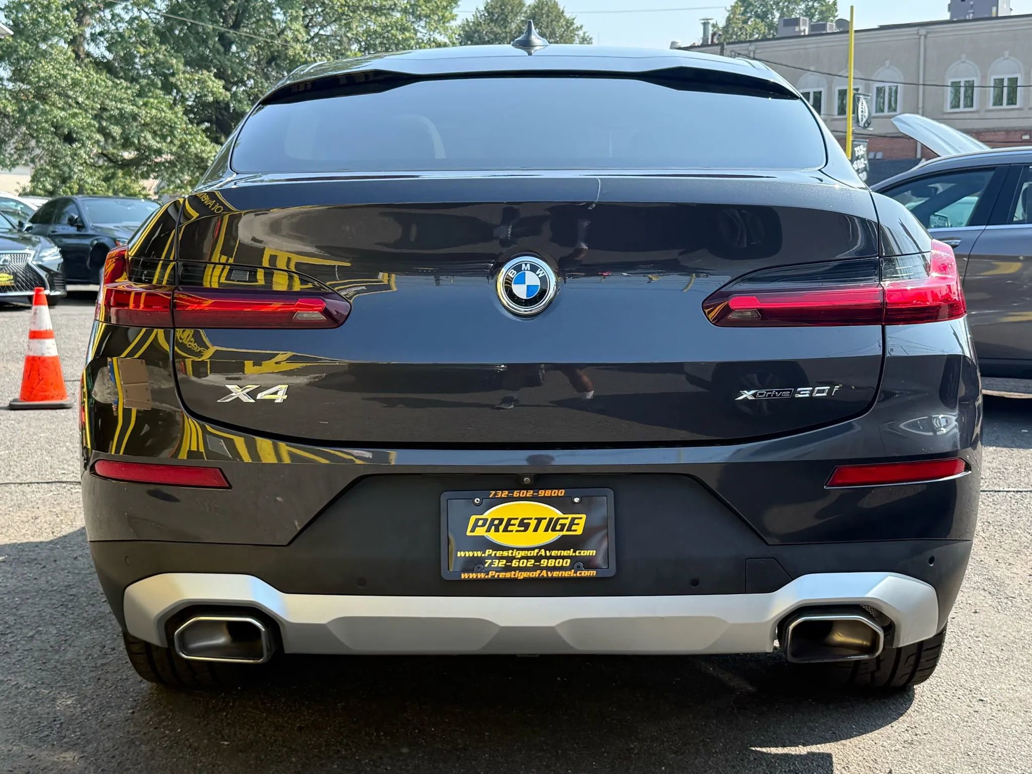 Used 2022 BMW X4 xDrive30i w/ Convenience Package image 5