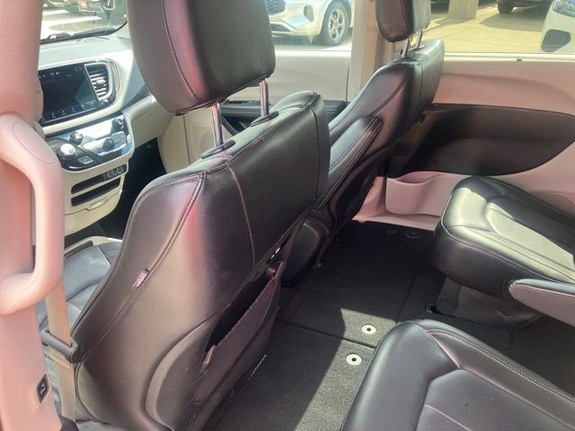 Certified 2023 Chrysler Pacifica Touring-L FWD image 21