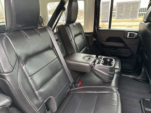 Used 2018 Jeep Wrangler Unlimited Sahara image 16