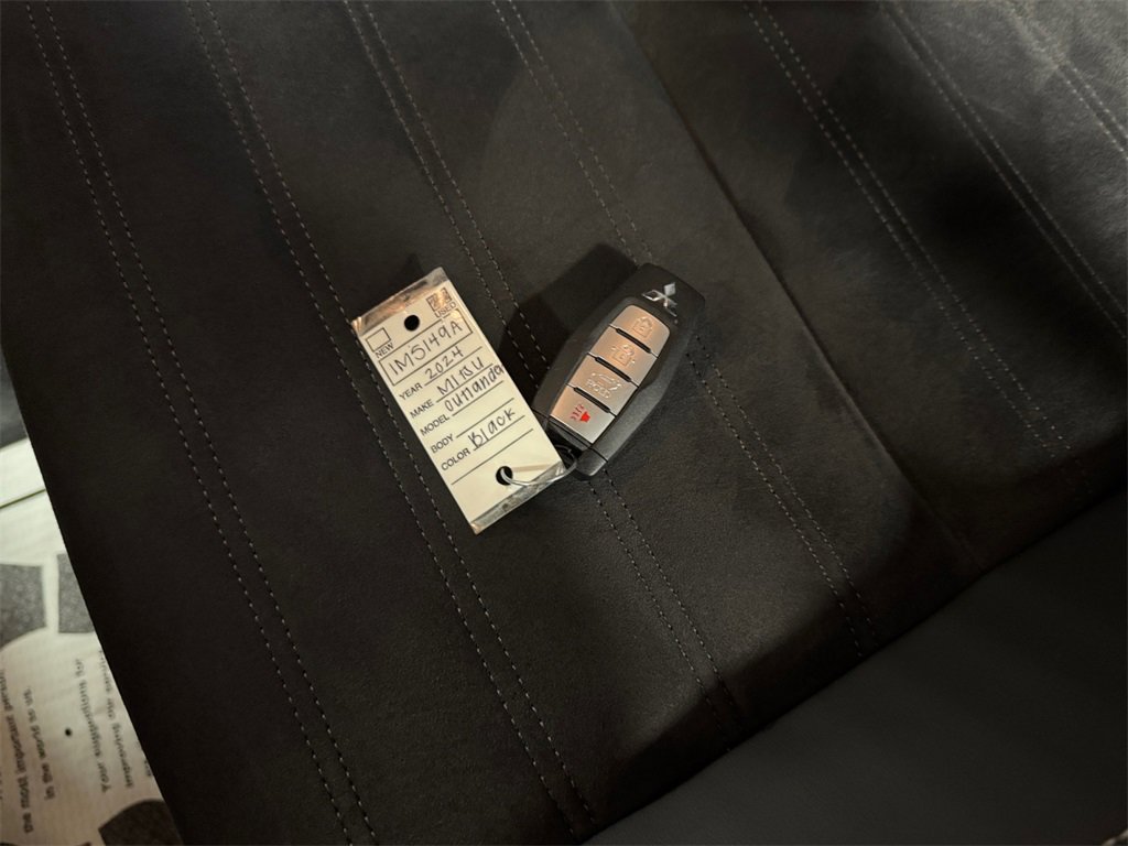 Used 2024 Mitsubishi Outlander SE image 32