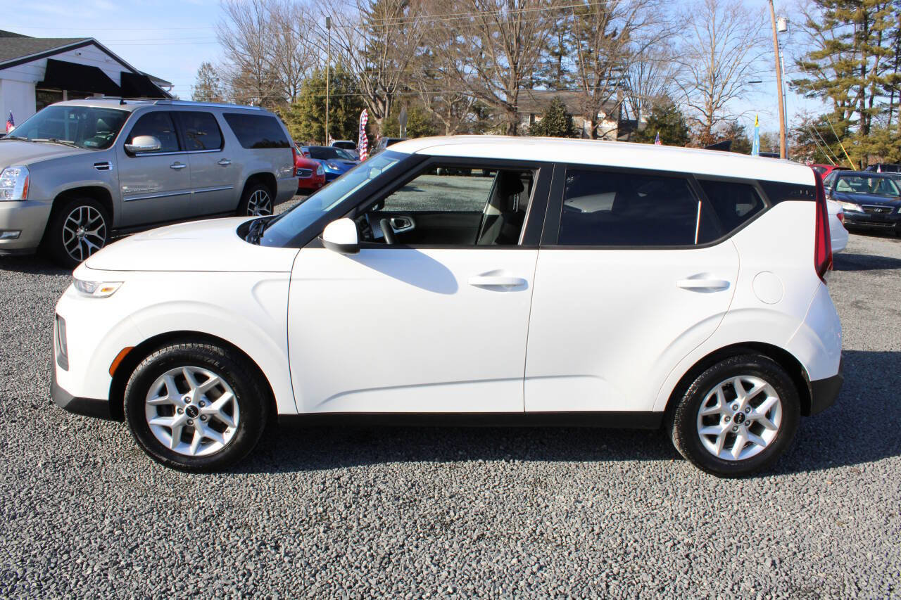 Used 2022 Kia Soul LX w/ Technology Package image 10