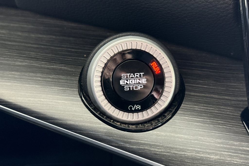 Used 2024 Jeep Wagoneer Series II w/ Flexible Seating Group image 35