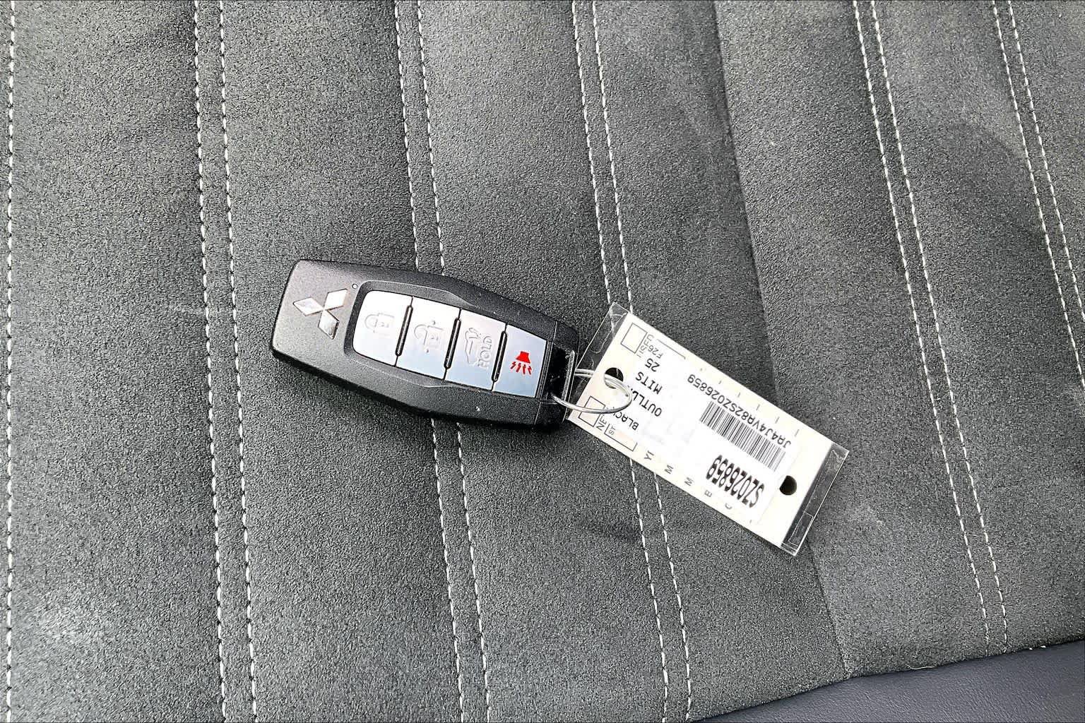 Used 2025 Mitsubishi Outlander SE AWD/4WD image 15