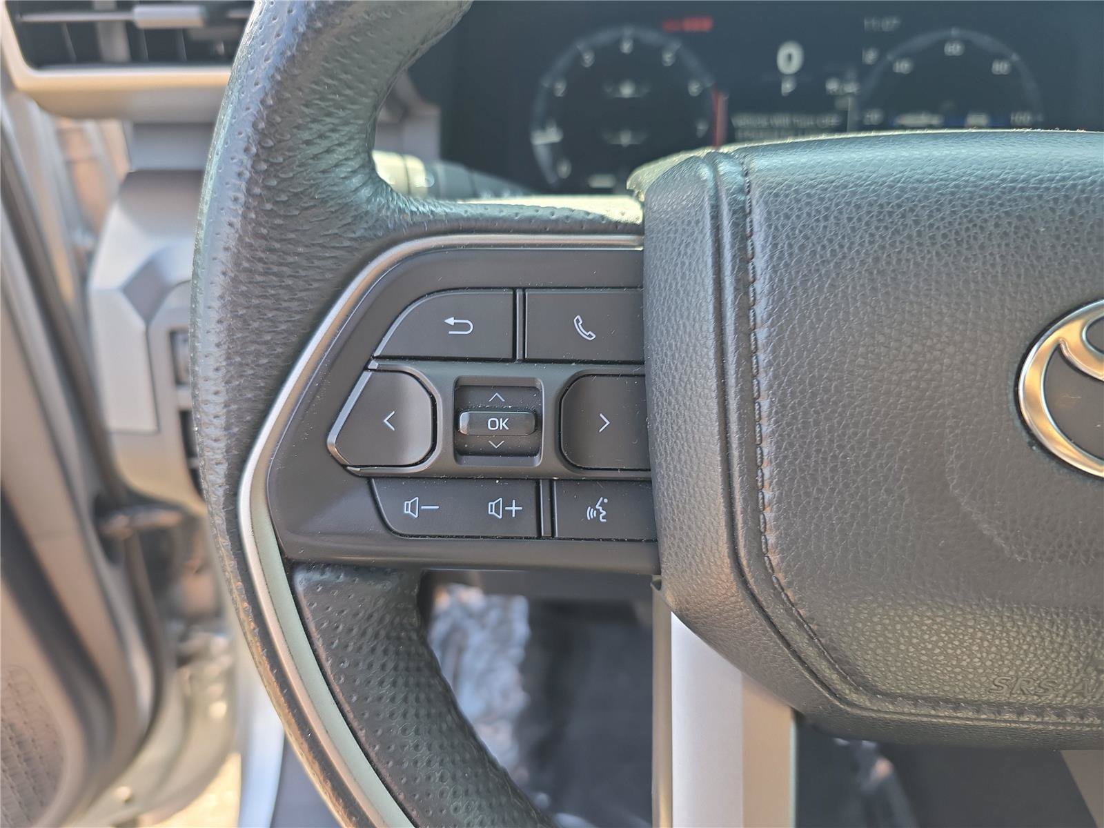 Used 2024 Toyota Tacoma TRD Off-Road AWD/4WD image 33