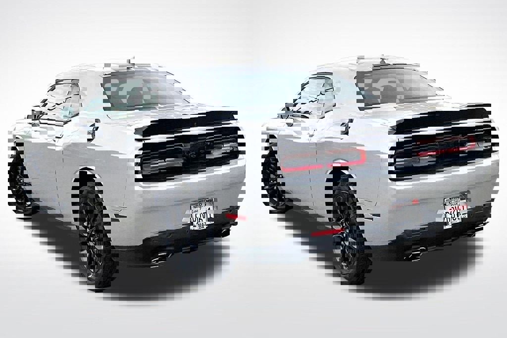 Used 2022 Dodge Challenger SXT w/ Driver Convenience Group image 13