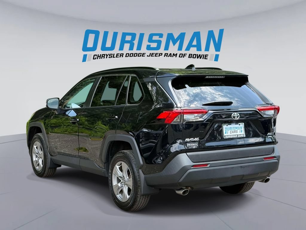 Used 2022 Toyota RAV4 XLE w/ Convenience Package AWD/4WD image 4