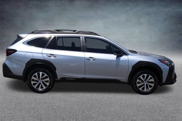 Certified 2025 Subaru Outback Premium AWD/4WD image 2