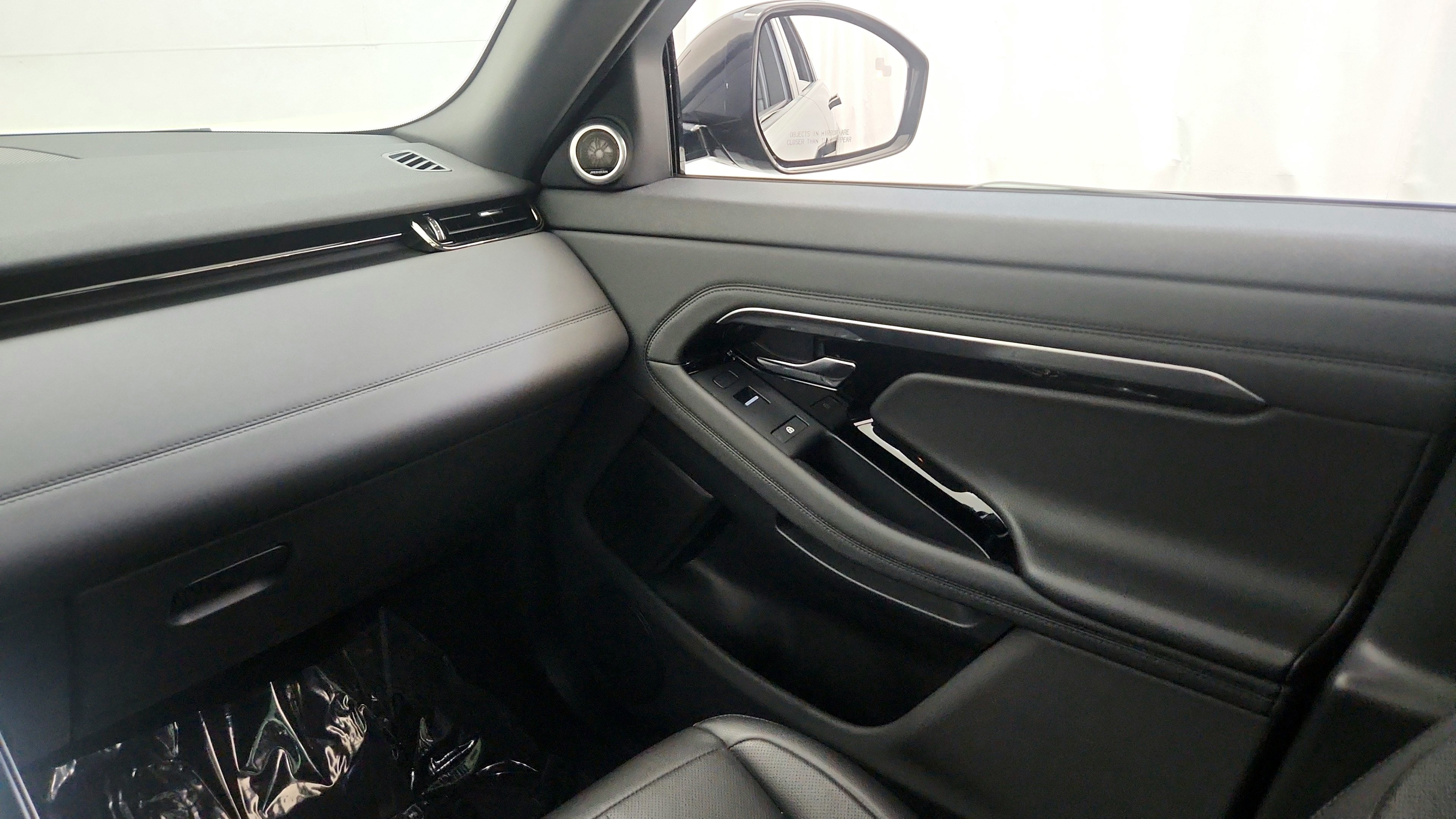 Used 2022 Land Rover Range Rover Evoque R-Dynamic SE AWD/4WD image 24
