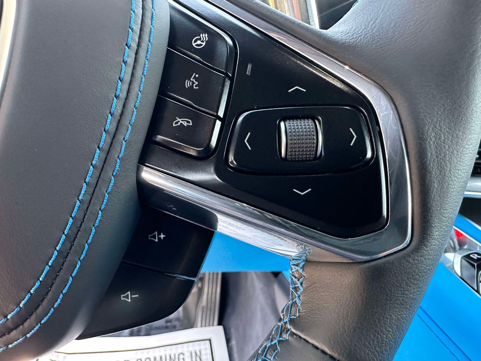 Used 2024 Chevrolet Corvette Stingray Premium Cpe w/ Z51 Performance Package RWD image 18