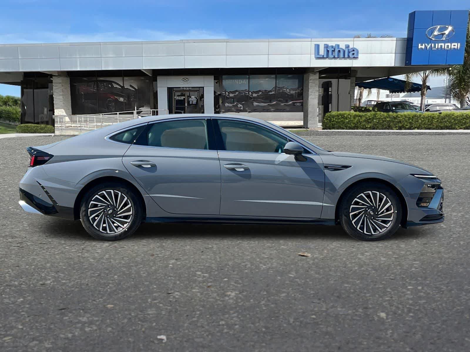 New 2026 Hyundai Sonata Limited FWD image 9