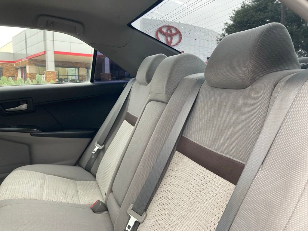 Used 2012 Toyota Camry LE FWD image 11