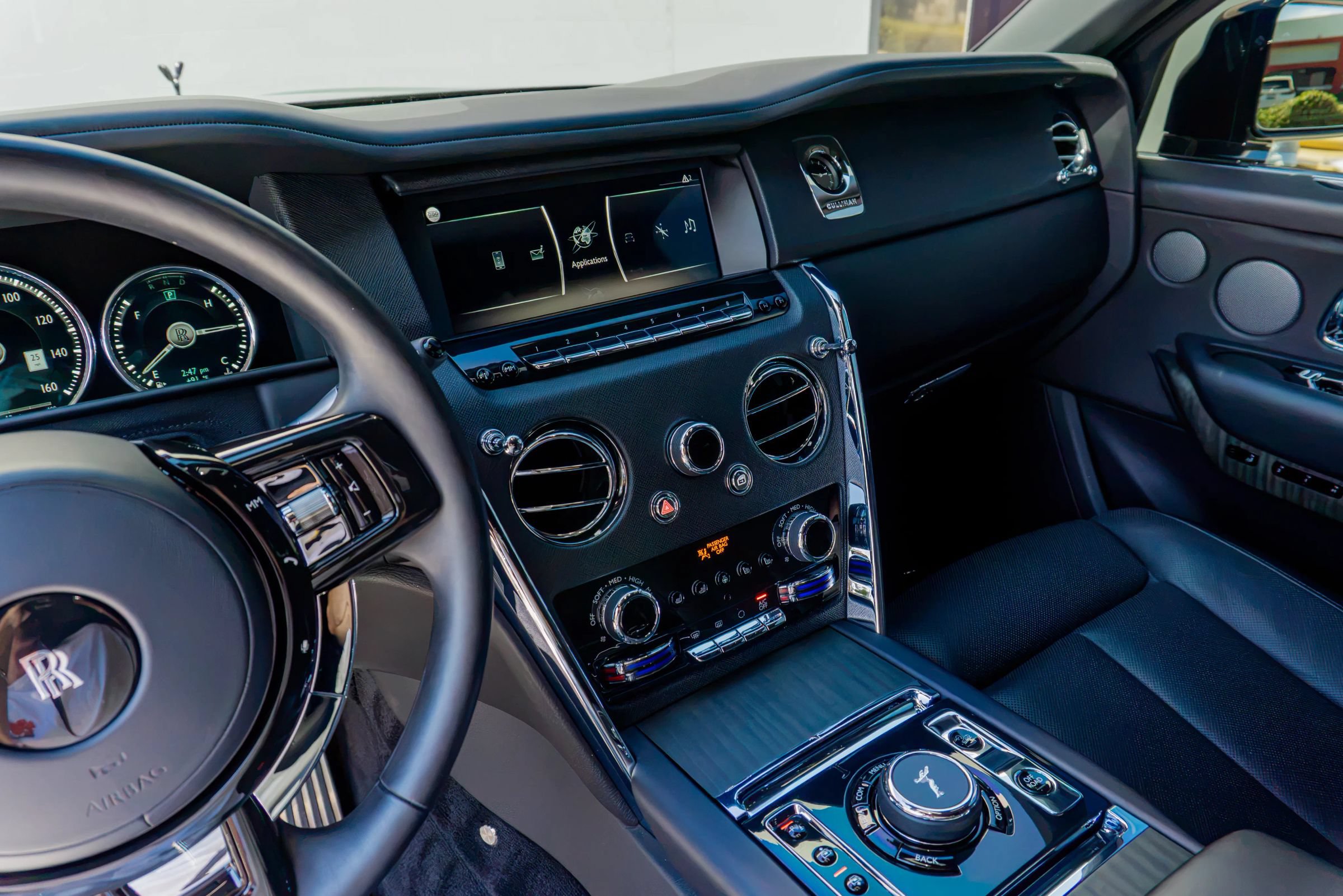 Used 2019 Rolls-Royce Cullinan AWD/4WD image 16