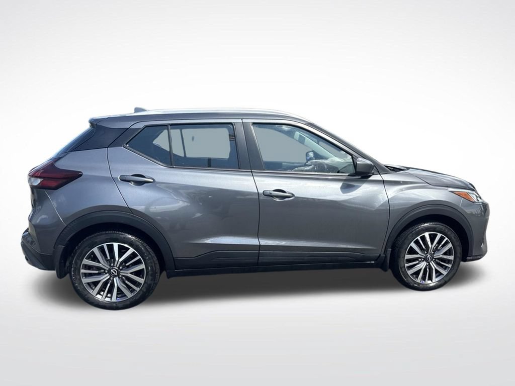 Used 2023 Nissan Kicks SV FWD image 8