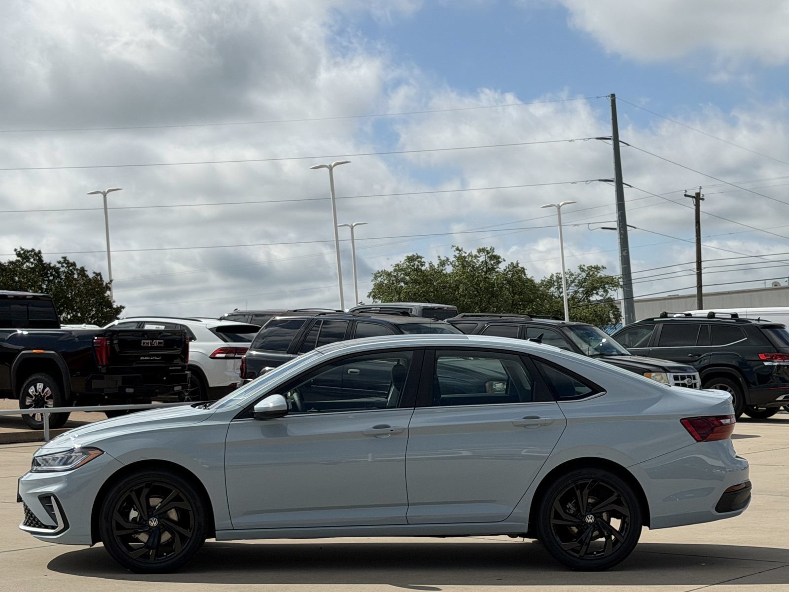 New 2026 Volkswagen Jetta SE FWD image 7