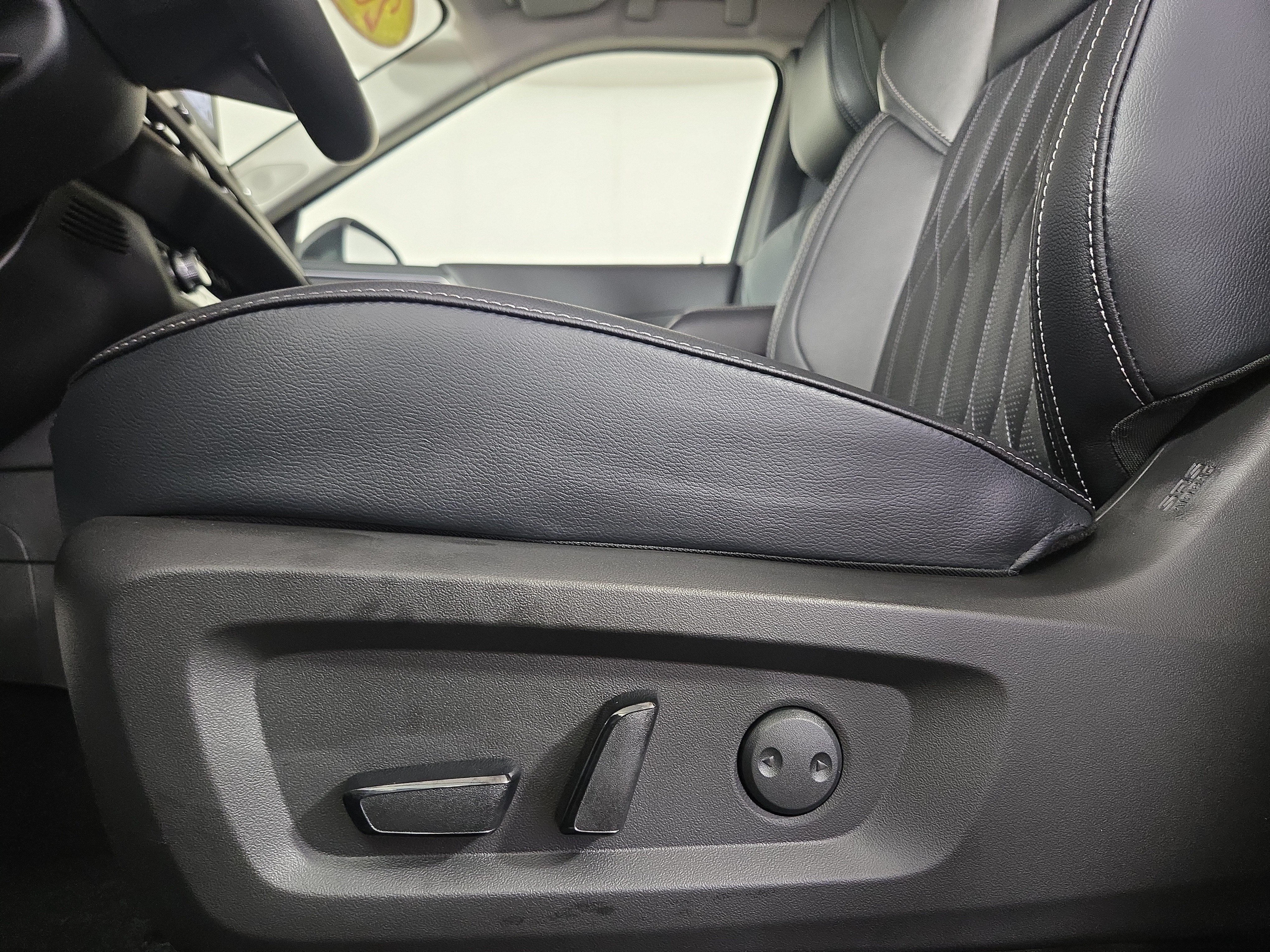 New 2026 Mitsubishi Outlander SEL FWD image 31