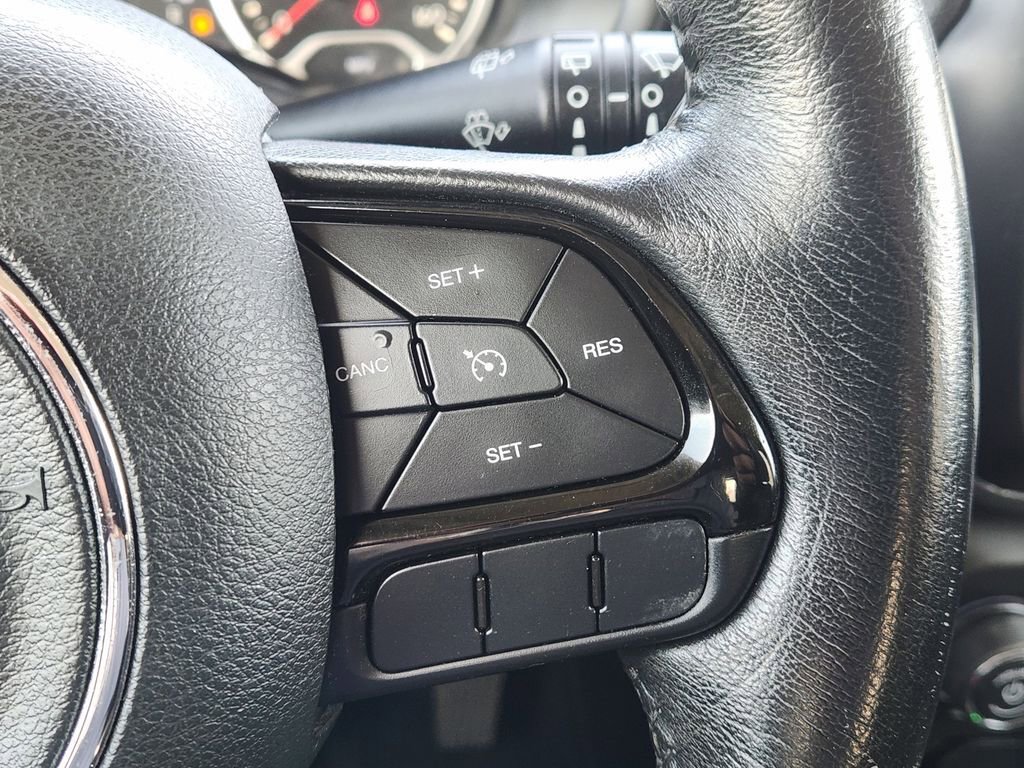 Used 2018 Jeep Renegade Altitude FWD image 29