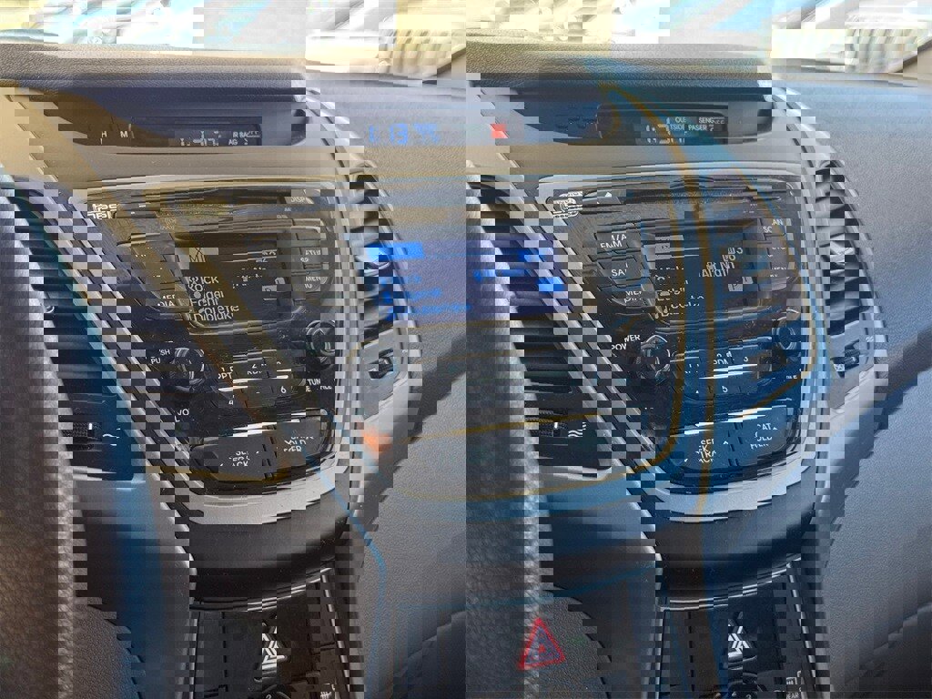 Used 2015 Hyundai Elantra SE image 19