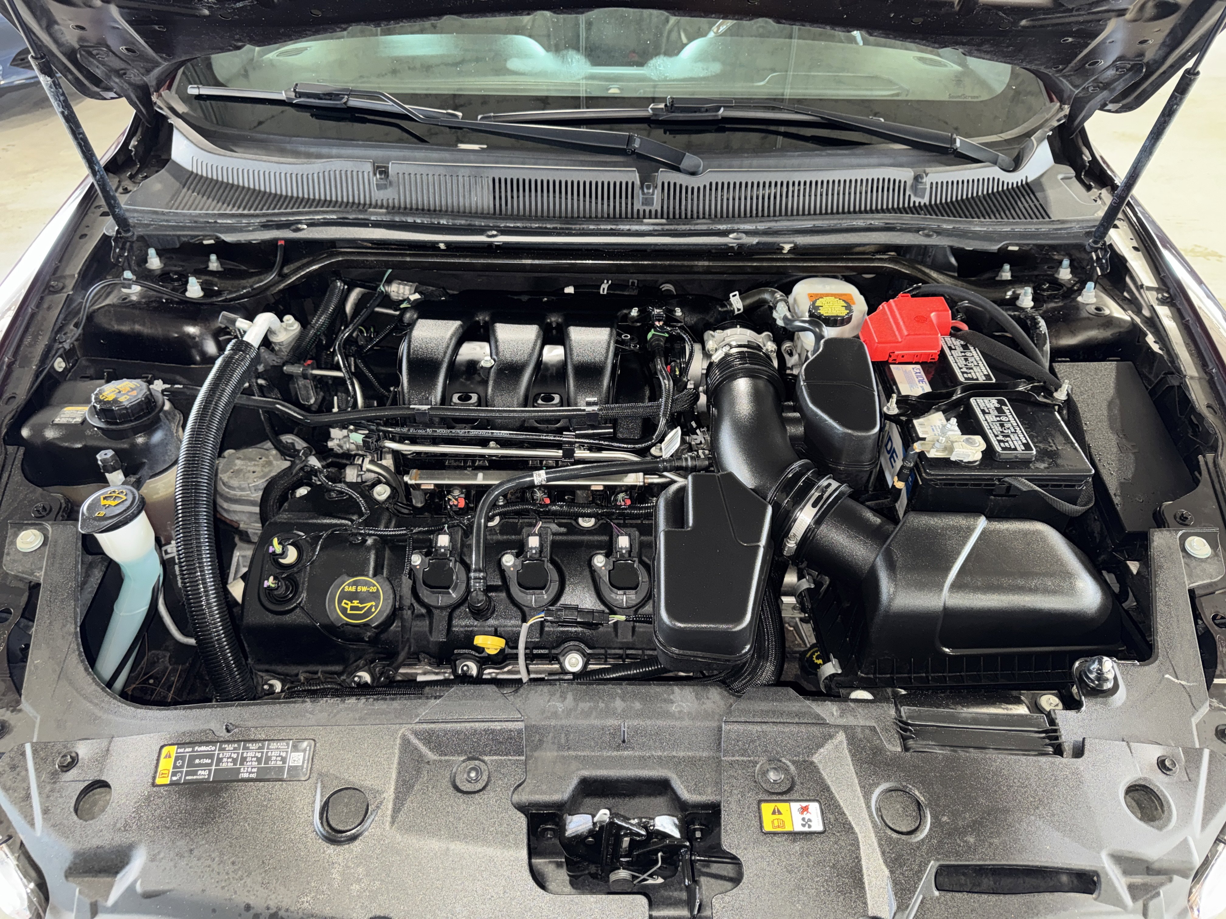 Used 2018 Ford Taurus Limited image 34