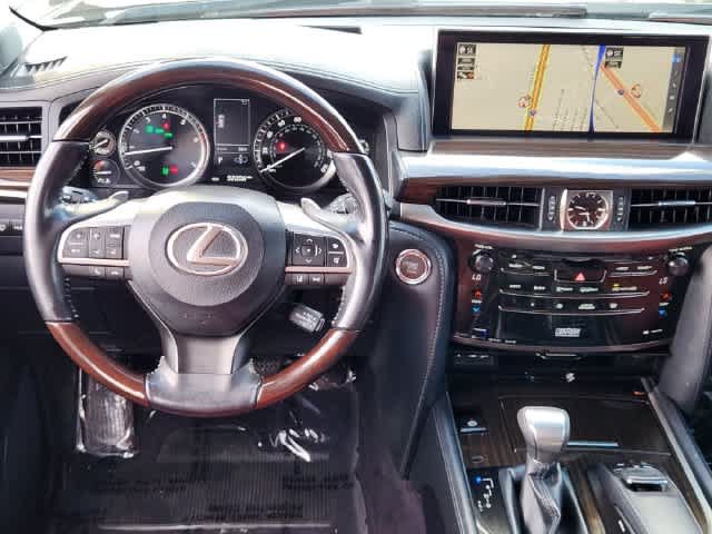 Used 2018 Lexus LX 570 4WD w/ Luxury Package image 15