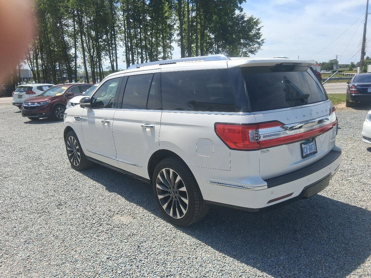 Used 2018 Lincoln Navigator Select RWD image 4