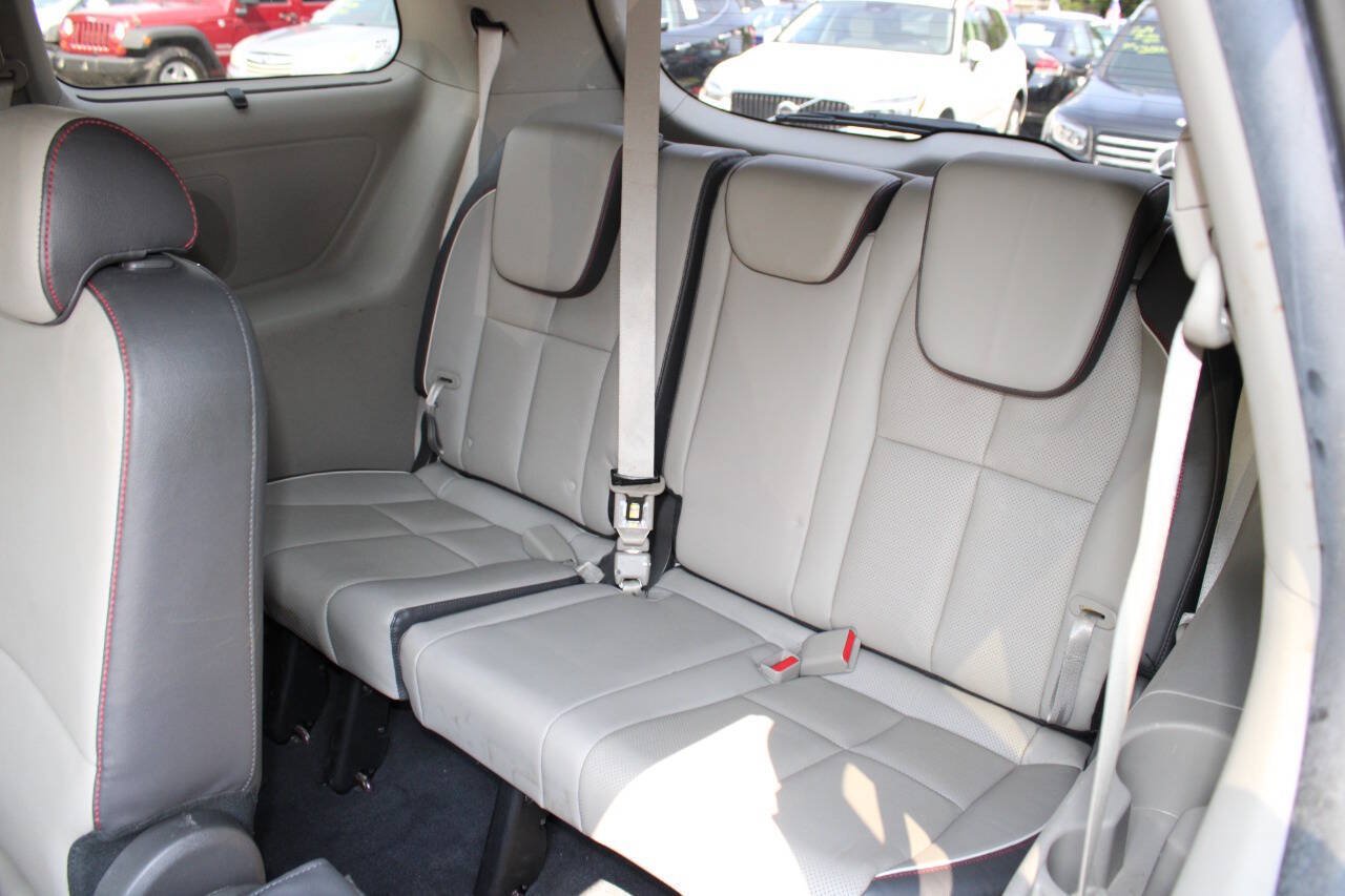 Used 2015 Kia Sedona EX w/ EX Premium Plus Package FWD image 22