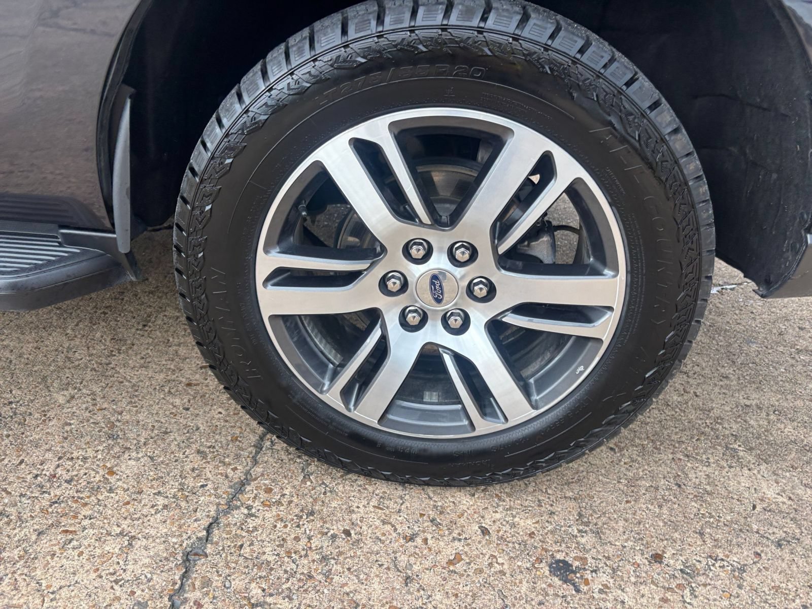 Used 2024 Ford Expedition Limited RWD image 34
