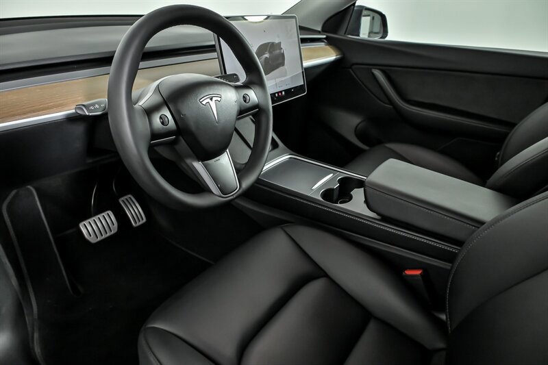 Used 2022 Tesla Model Y Performance AWD/4WD image 16