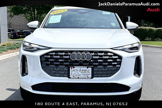 Used 2025 Audi Q5 Premium w/ Convenience Package AWD/4WD image 3