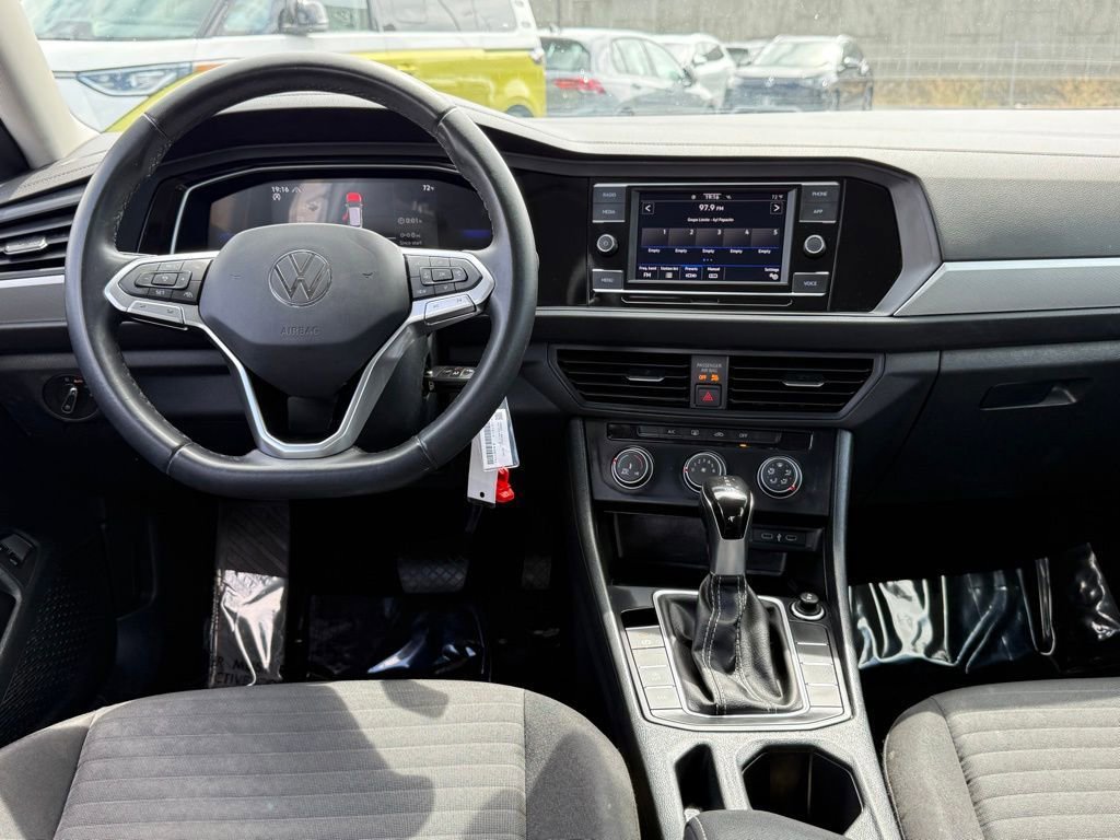 Used 2024 Volkswagen Jetta S image 25
