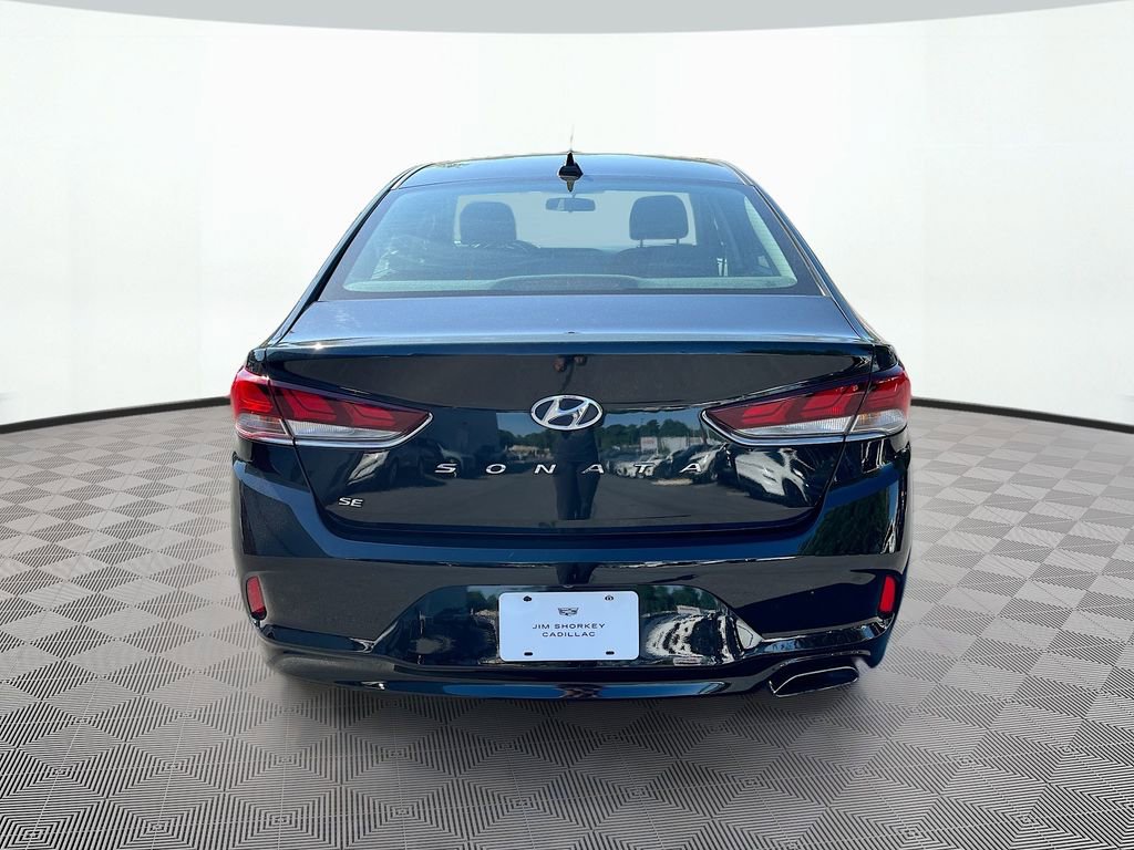 Used 2018 Hyundai Sonata SE w/ Cargo Package image 7