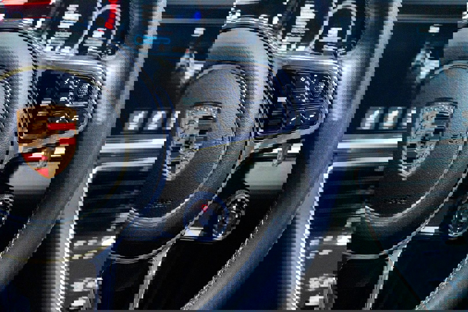 Used 2017 Porsche Panamera 4S image 38