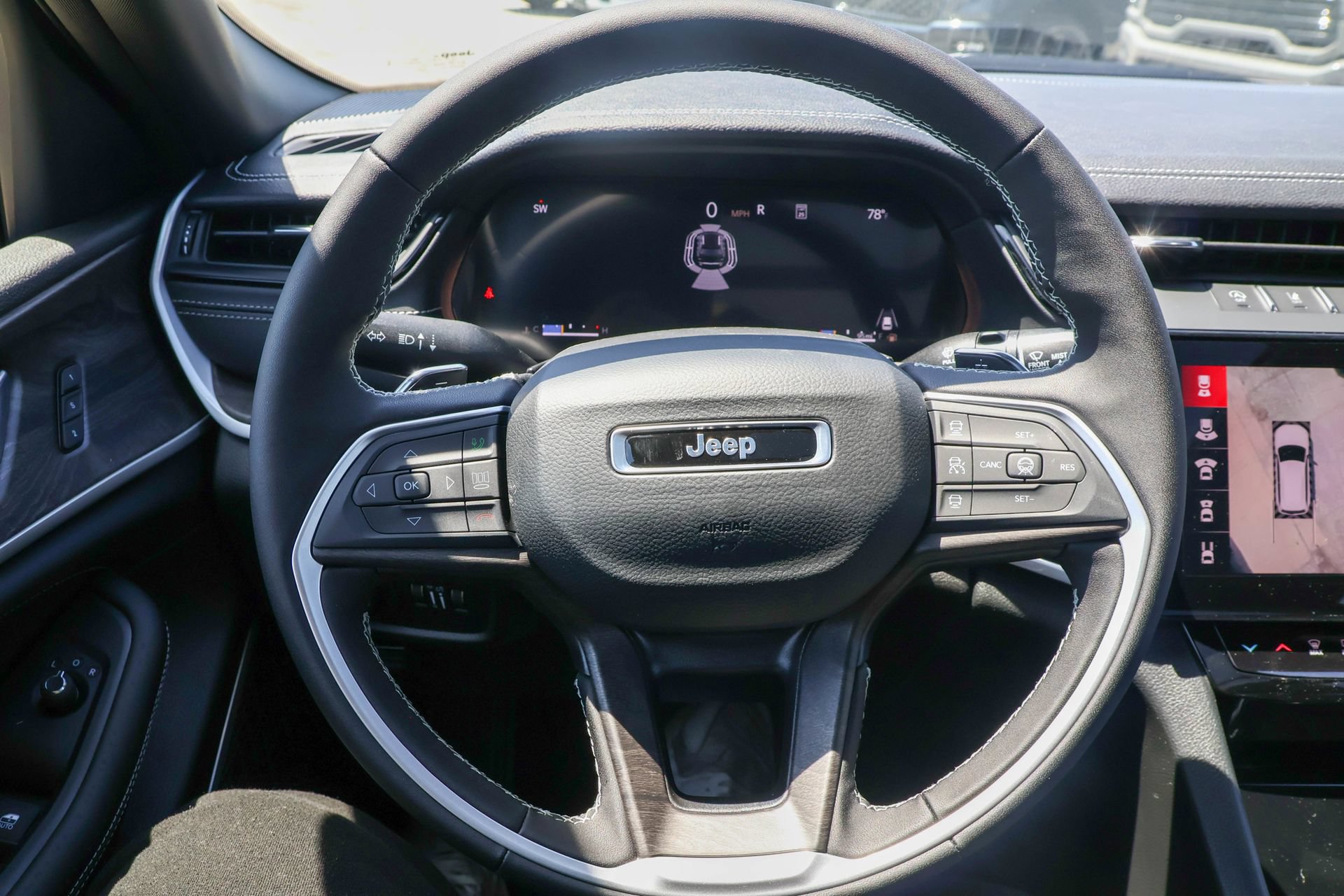 New 2026 Jeep Grand Cherokee Limited AWD/4WD image 27