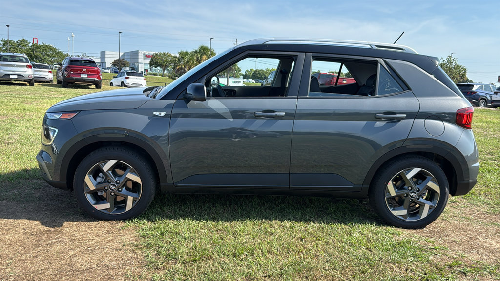 New 2026 Hyundai Venue SEL FWD image 4
