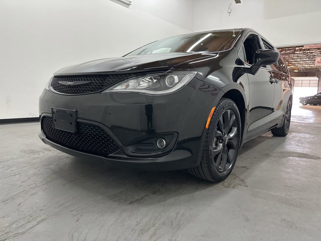 Used 2018 Chrysler Pacifica Touring Plus w/ S Appearance Package image 22