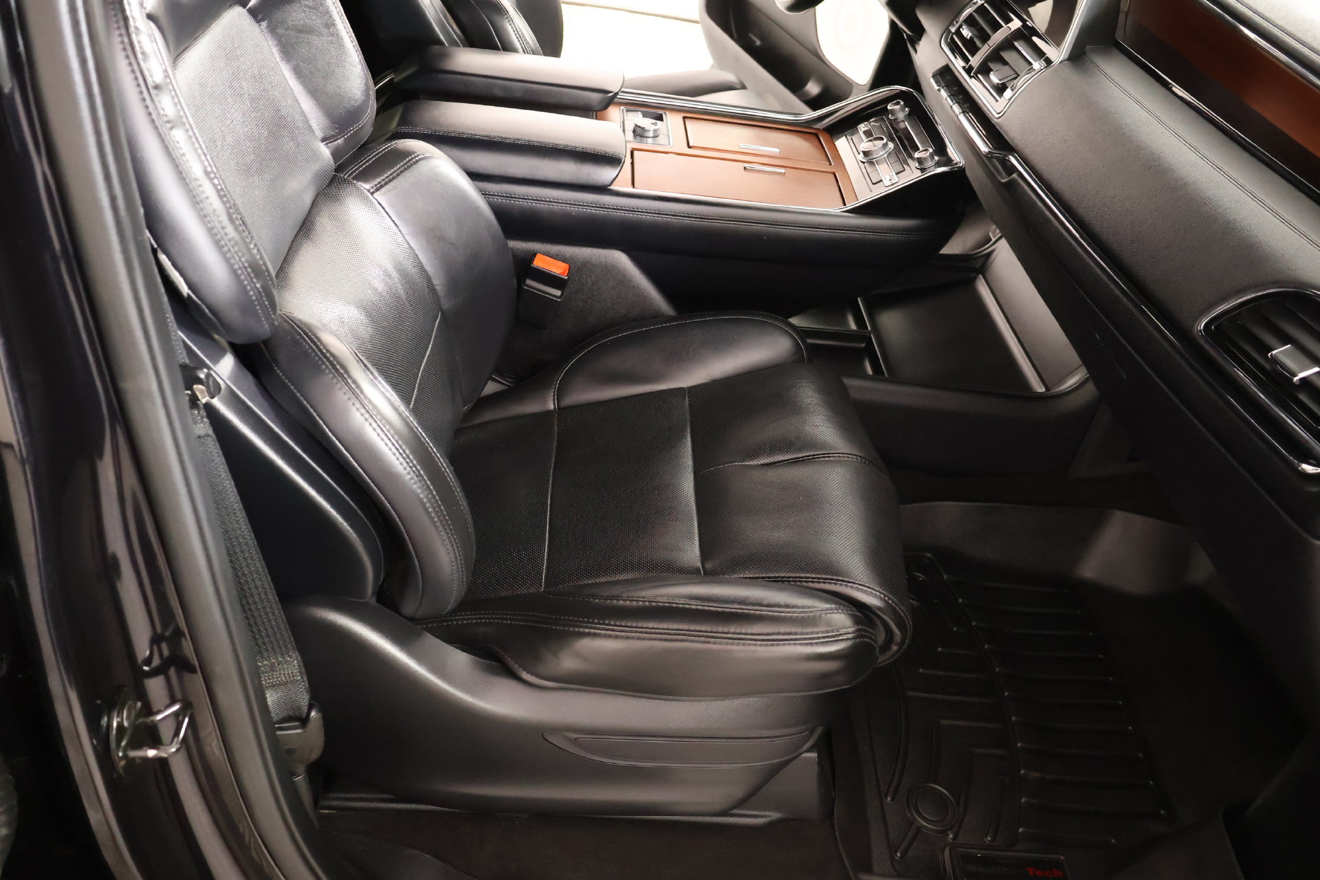 Used 2020 Lincoln Navigator Reserve w/ Equipment Group 208A Reserve AWD/4WD image 15