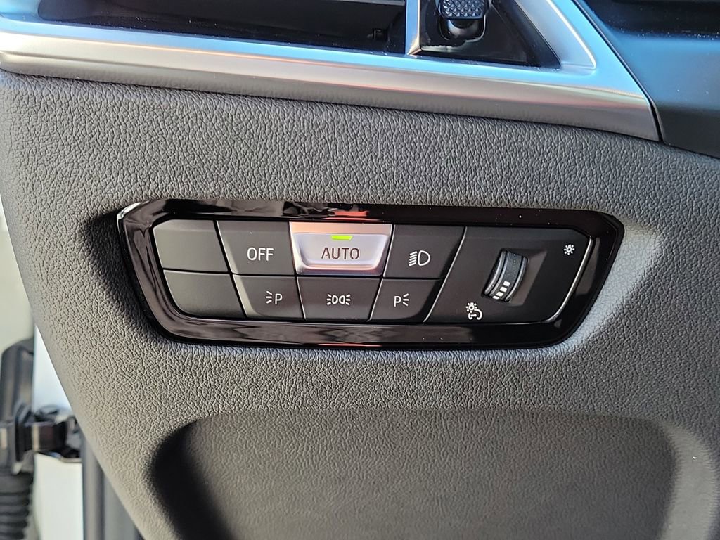 Used 2025 BMW M340i w/ Premium Package RWD image 38