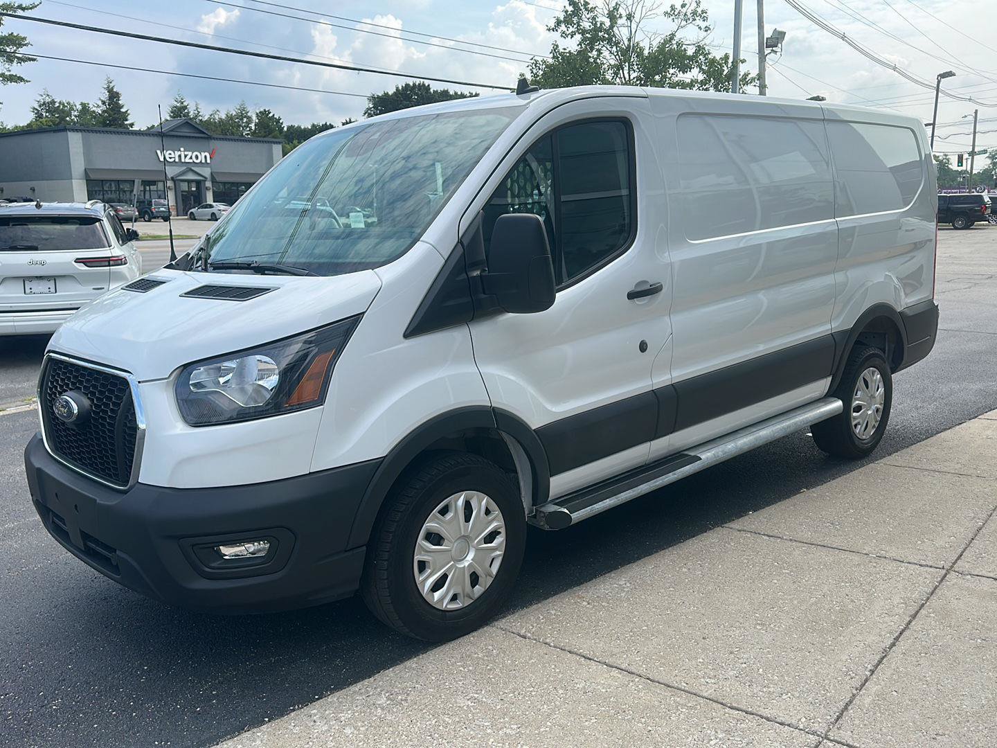 Used 2025 Ford Transit 250 Low Roof w/ Exterior Upgrade Package RWD image 6