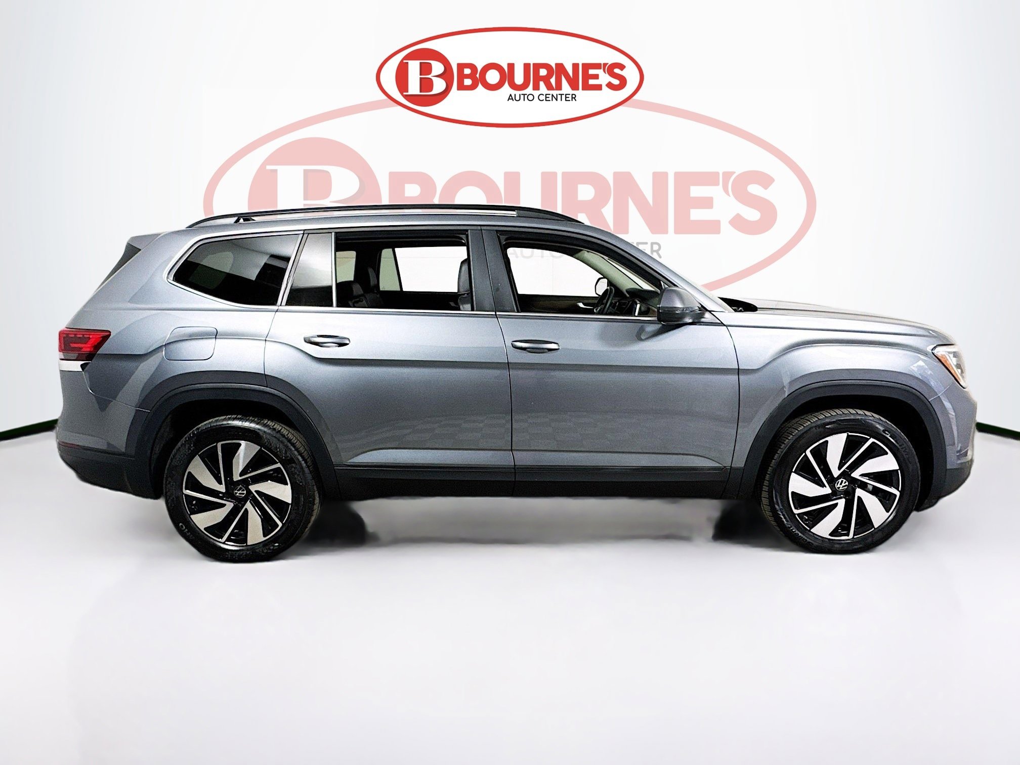 Used 2025 Volkswagen Atlas SE AWD/4WD image 10