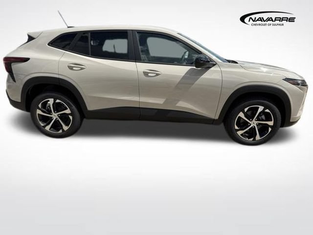 New 2026 Chevrolet Trax RS w/ Sunroof Package FWD image 2