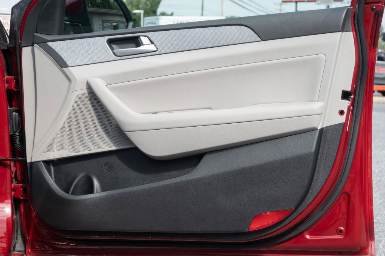 Used 2016 Hyundai Sonata SE FWD image 30