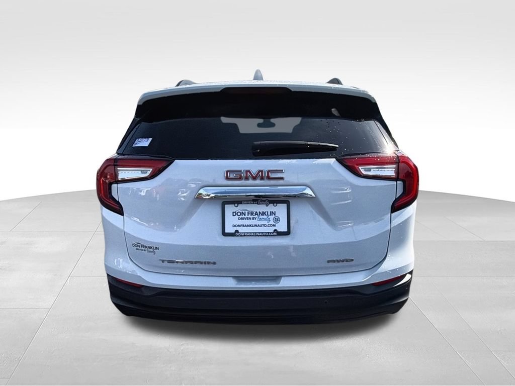 Used 2023 GMC Terrain SLE w/ Driver Convenience Package AWD/4WD image 9