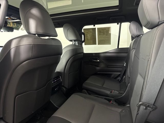 Used 2025 Lexus GX 550 w/ Accessory Package (2T) AWD/4WD image 31