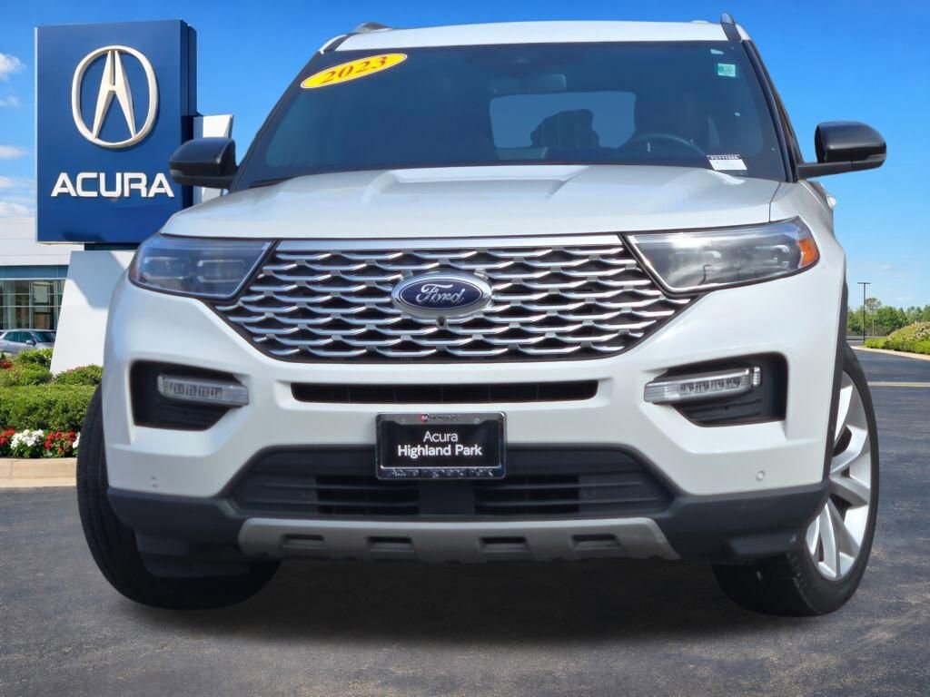 Used 2023 Ford Explorer Platinum w/ Technology Package image 3